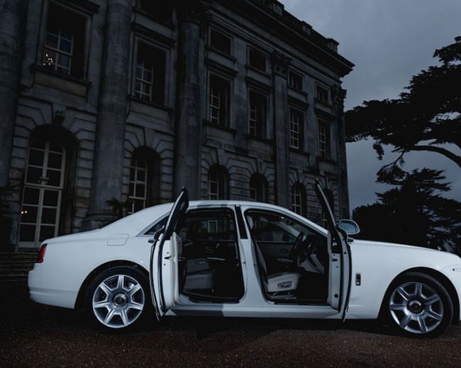 Modern Wedding Cars image 18