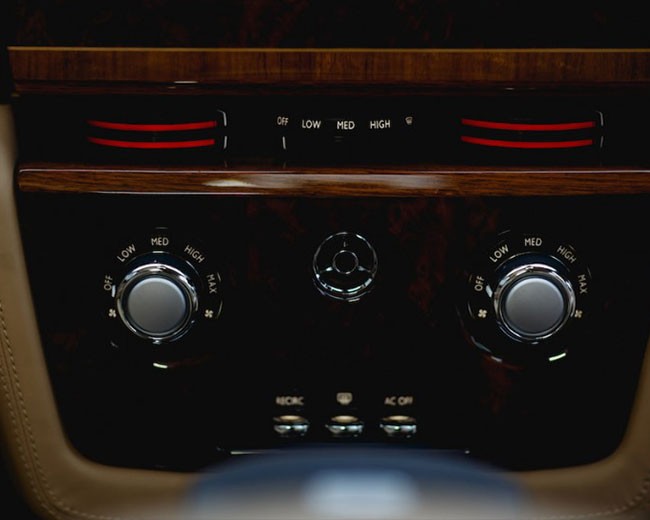 Modern Wedding Cars image 18