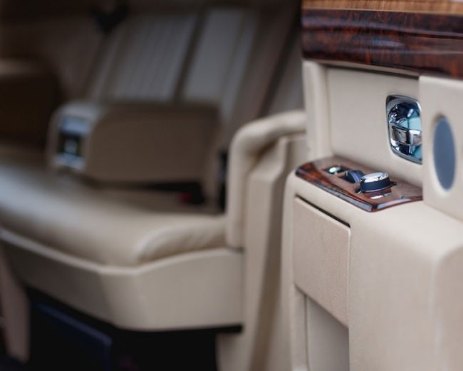 Modern Wedding Cars image 18