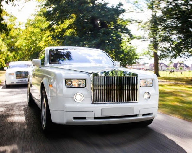 Modern Wedding Cars image 18