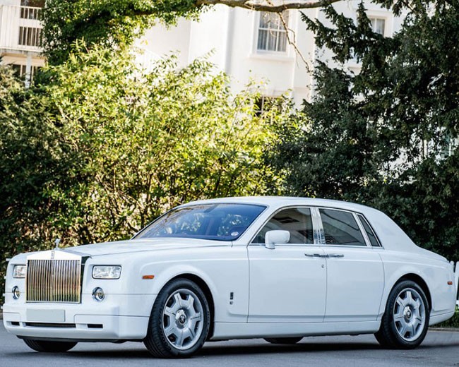 Modern Wedding Cars image 18