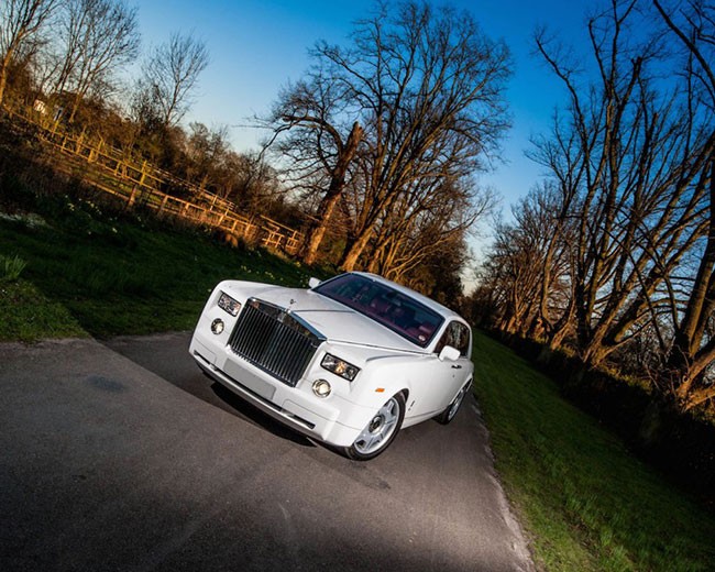 Modern Wedding Cars image 18