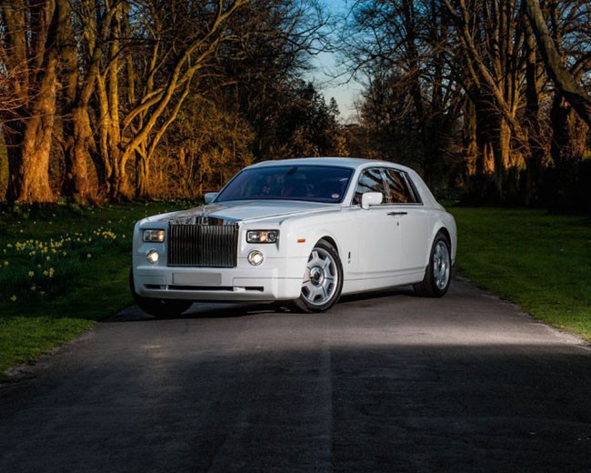 Modern Wedding Cars image 18