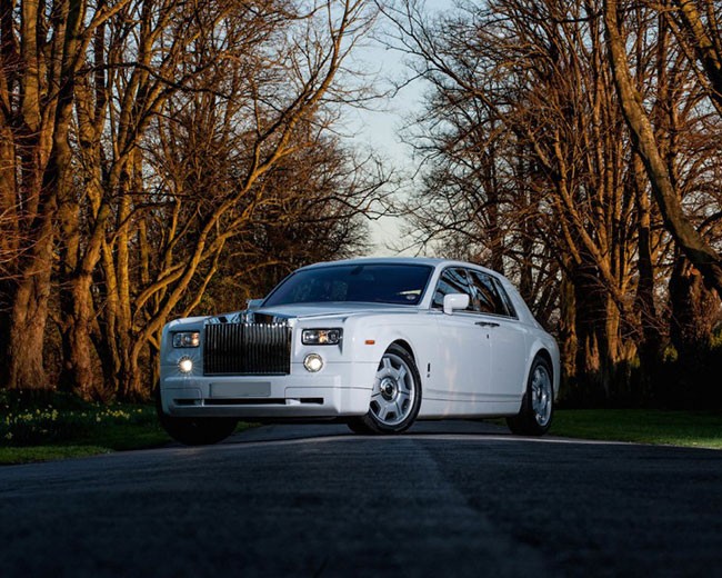 Modern Wedding Cars image 18